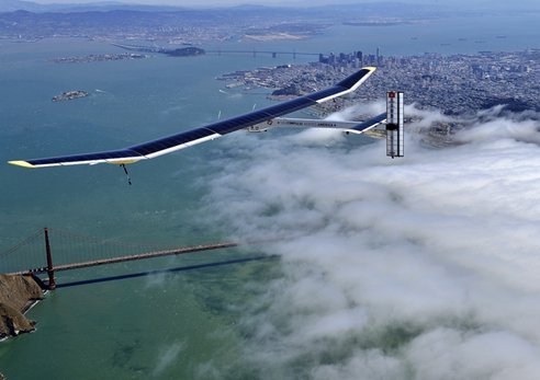 Solar Impulse 2: Αυτό είναι το πρώτο ηλιακό αεροπλάνο που θα κάνει το γύρο του κόσμου [εικόνες] | iefimerida.gr 1