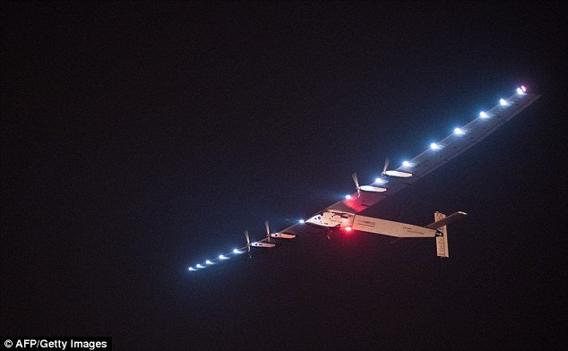 Μια μέρα κράτησε το ταξίδι πάνω από τον Ειρηνικό του Solar Impulse 2 [εικόνες] | iefimerida.gr 4