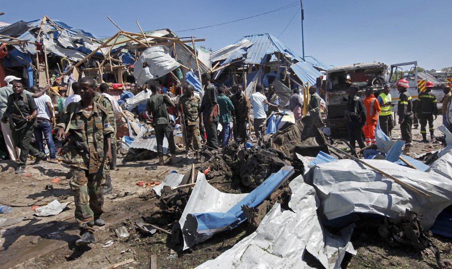 Σομαλία: Εκρηξη παγιδευμένου αυτοκινήτου σε αγορά -Τουλάχιστον 10 νεκροί [εικόνες]  | iefimerida.gr 1