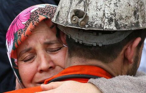 Στις φλόγες η Τουρκία: Οργή και επίθεση κατά του Ερντογάν μετά τους εκατοντάδες νεκρούς στο ορυχείο | iefimerida.gr 11