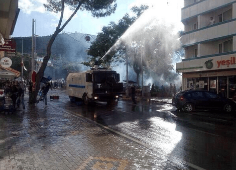 Στις φλόγες ξανά η Τουρκία: Νέα βίαια επεισόδια για τους θανάτους των ανθρακωρύχων [εικόνες] | iefimerida.gr 0