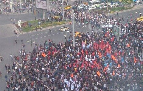 Στις φλόγες η Τουρκία: Οργή και επίθεση κατά του Ερντογάν μετά τους εκατοντάδες νεκρούς στο ορυχείο | iefimerida.gr 2
