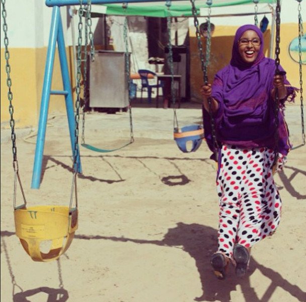 Μοδάτες μαντίλες, χαρά, έξοδοι -27χρονη δείχνει την άλλη πλευρά της ζωής στη Σομαλία [εικόνες]  | iefimerida.gr 14
