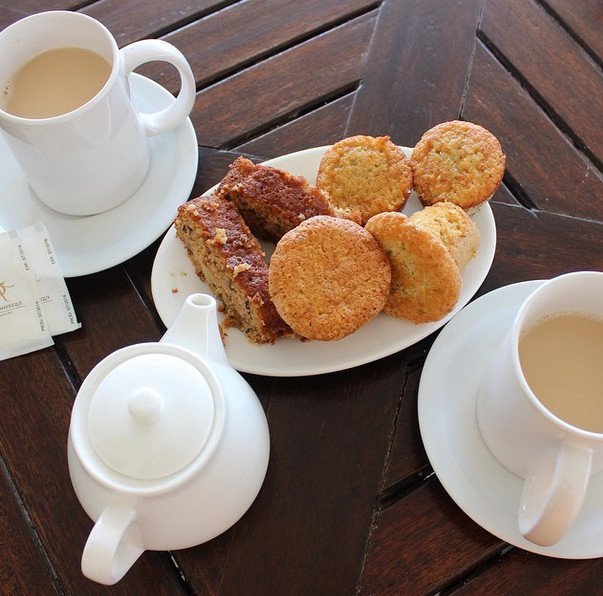 Μοδάτες μαντίλες, χαρά, έξοδοι -27χρονη δείχνει την άλλη πλευρά της ζωής στη Σομαλία [εικόνες]  | iefimerida.gr 23