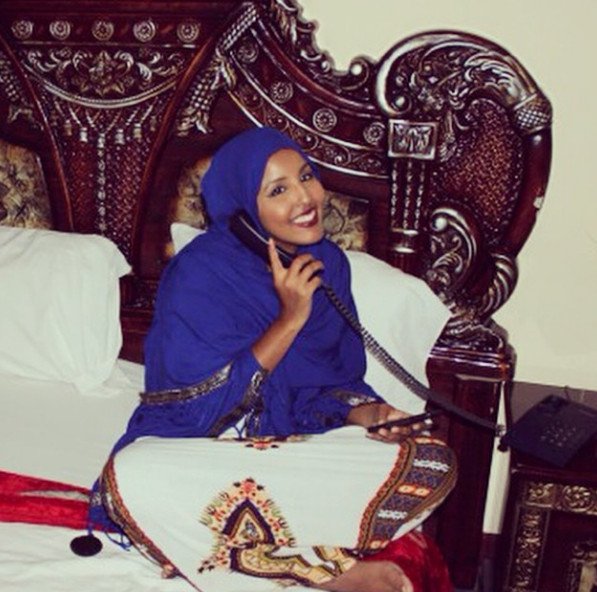 Μοδάτες μαντίλες, χαρά, έξοδοι -27χρονη δείχνει την άλλη πλευρά της ζωής στη Σομαλία [εικόνες]  | iefimerida.gr 5