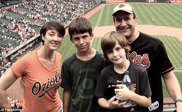 Η γυναίκα του τον εγκαταλείπει για να μείνει μόνιμα στον πλανήτη Αρη [εικόνες] | iefimerida.gr 0