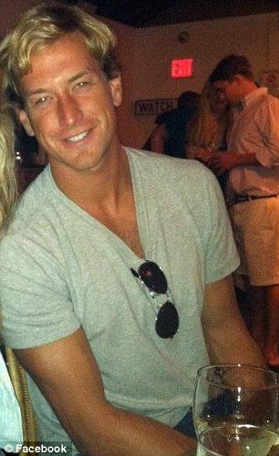 Σοκ στη Γουόλ Στριτ: Μεγαλοχρηματιστής δολοφονήθηκε από τον γιο του [βίντεο & εικόνες] | iefimerida.gr 5