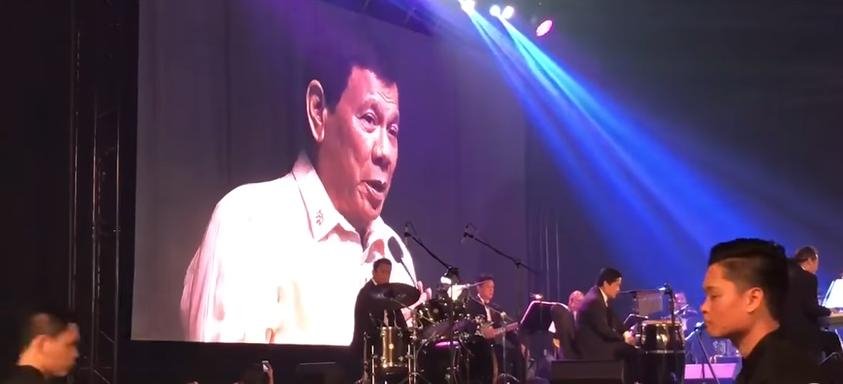 Ο Ντουτέρτε έκανε καντάδα στον Τραμπ: «Είσαι το φως του κόσμου μου...» [εικόνες & βίντεο]  | iefimerida.gr 0