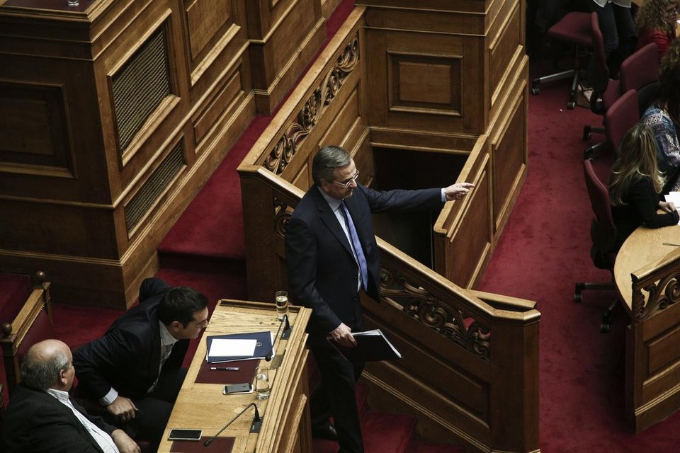 «Είσαι νούμερο», «Εξω ξεφτίλες», «Κατέβα κάτω!» -Πώς ο Σαμαράς έδιωξε, για πρώτη φορά, τη Ζωή από το προεδρείο [εικόνες] | iefimerida.gr 0