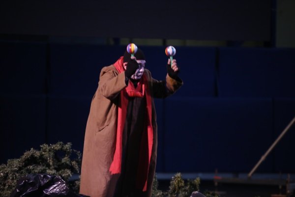 Ο Βαρουφάκης το παλεύει: Ως και θεατρική παράσταση ανέβασε πριν μιλήσει σε οπαδούς του! [εικόνες] | iefimerida.gr 3