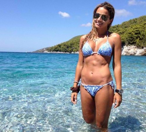 Οι κοιλιακοί της Σόφης Πασχάλη συνεχίζουν την περιοδεία τους στις Σποράδες [εικόνες] | iefimerida.gr 0