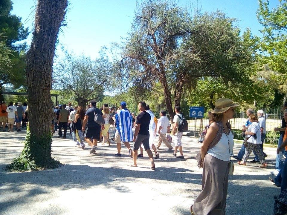 Ο Σώρρας με 300 οπαδούς του στην Αρχαία Ολυμπία έκαναν επικλήσεις στο Δία! [εικόνες & βίντεο] | iefimerida.gr 1