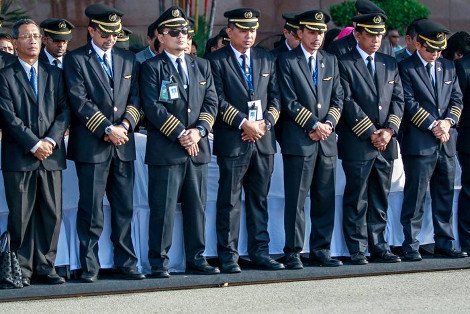 Ο εφιάλτης ζωντάνεψε στη Μαλαισία: Επέστρεψαν τρεις σοροί από την πτήση MH17 που καταρρίφθηκε στην Ουκρανία [εικόνες] | iefimerida.gr 4