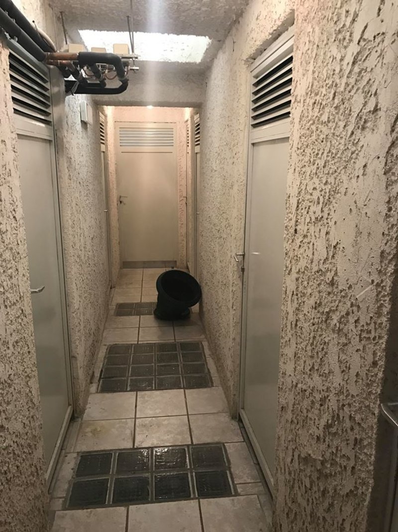 Αυτό ήταν το κρησφύγετο του Αρτέμη Σώρρα στον Αλιμο: «Δεν ξέραμε ποιος μένει στο υπόγειο», λένε οι γείτονες [εικόνες] | iefimerida.gr 0