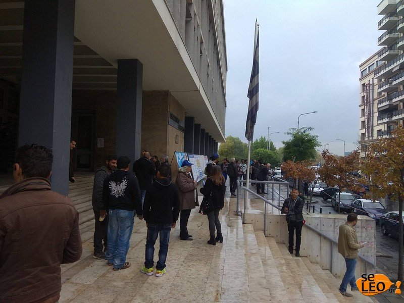 Θεσσαλονίκη: Οπαδοί του Σώρρα έξω από τα δικαστήρια -«Είναι αθώος» [εικόνες] | iefimerida.gr 2