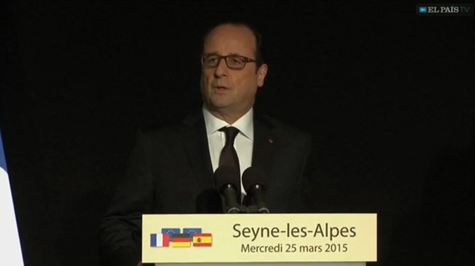 Τι είπαν Ολάντ, Μέρκελ, Ραχόι στη συνέντευξη τύπου για την τραγωδία στις Αλπεις [εικόνες] | iefimerida.gr 0