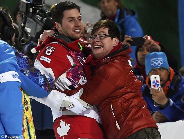 Η στιγμή που συγκλόνισε το Σότσι -Σκιέρ γιορτάζει τη νίκη του με τον αδερφό του με ειδικές ανάγκες [εικόνες&βίντεο] | iefimerida.gr 2