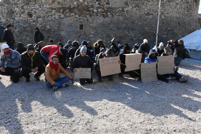 Κινητοποιήσεις από τους πρόσφυγες στον καταυλισμό της Σούδας -Ξεκίνησαν απεργία πείνας [εικόνες & βίντεο] | iefimerida.gr 0