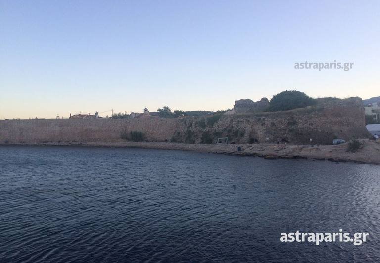 Χίος: Μάζεψαν τις σκηνές προσφύγων από την παραλία της Σούδας -Αλλαξε όψη [εικόνες] | iefimerida.gr 0