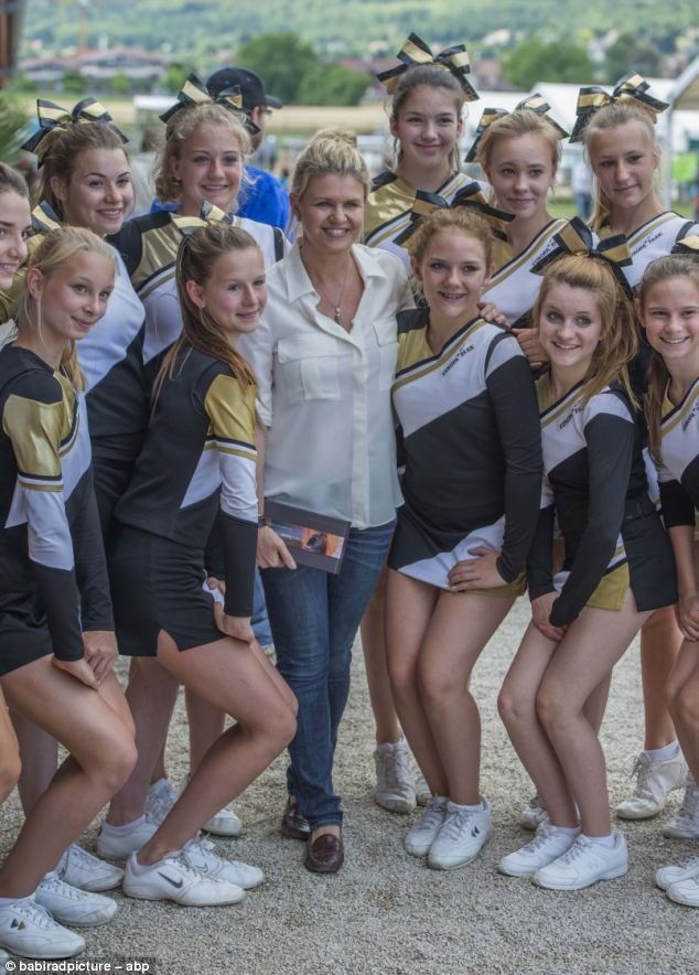 Οι πρώτες φωτογραφίες της συζύγου του Σουμάχερ μετά το ατύχημα -Χαμογελαστή και αισιόδοξη [εικόνες] | iefimerida.gr 1