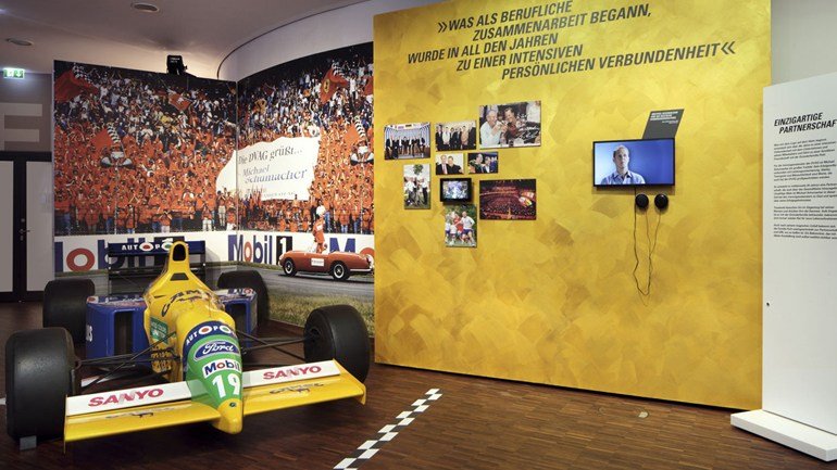 Τα προσωπικά αντικείμενα του Σουμάχερ σε μια μεγάλη έκθεση στη Γερμανία [εικόνες] | iefimerida.gr 0