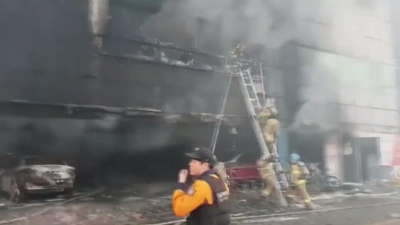 Φωτιά σε πολυώροφο κτίριο σε πόλη της Ν. Κορέας -29 νεκροί [εικόνες] | iefimerida.gr 2