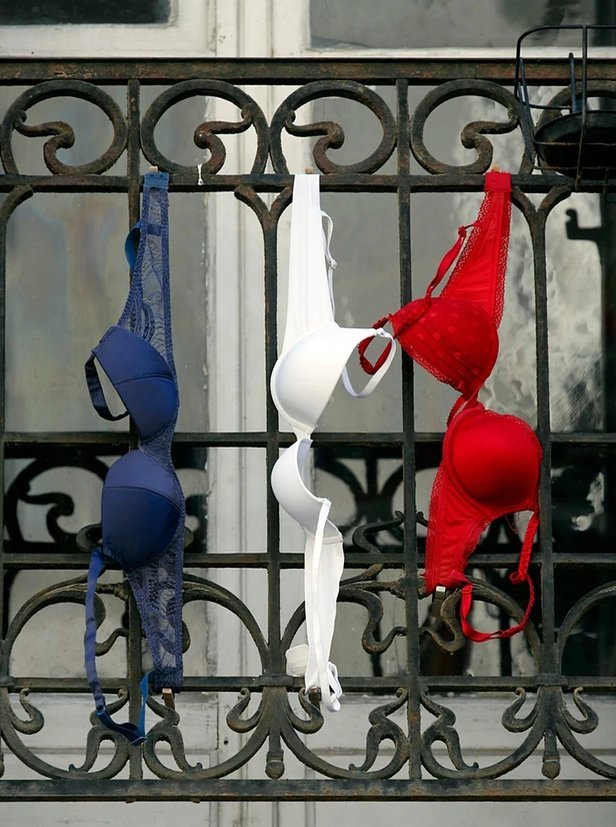 Συγκλονιστικοί Γάλλοι: Δημιούργησαν την τρικολόρ με κάθε πιθανό τρόπο [εικόνες] | iefimerida.gr 5