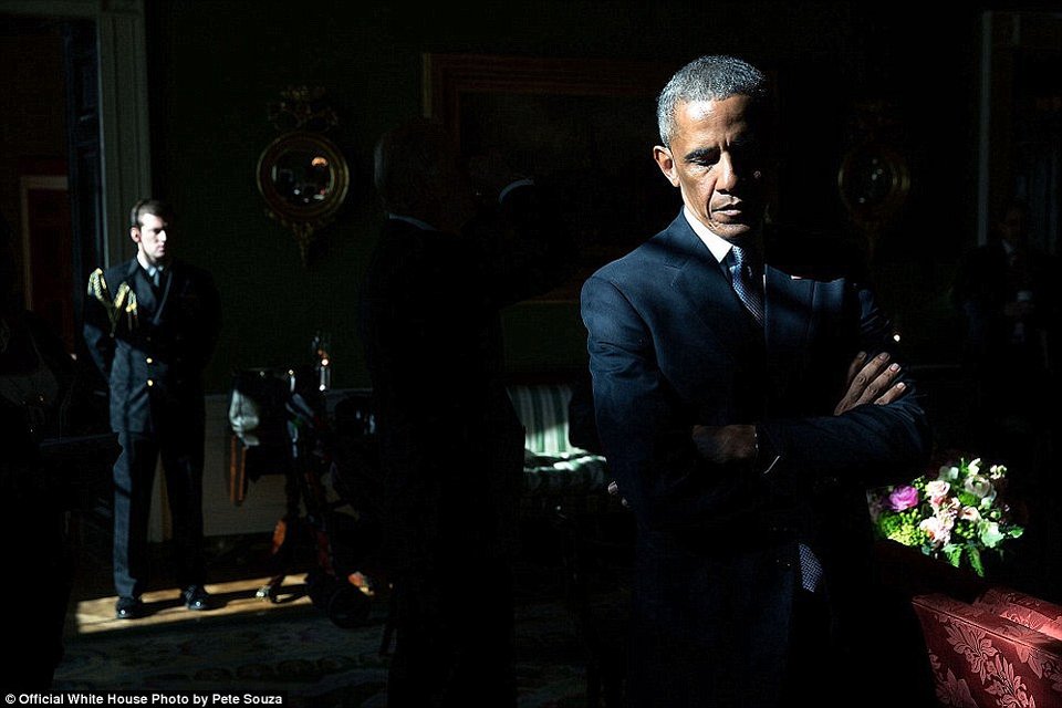 Ο Ομπάμα παίζει στα χιόνια και ο φωτογράφος του αναπολεί: «Η καλύτερη μέρα μου με τον Πρόεδρο» [εικόνες] | iefimerida.gr 4