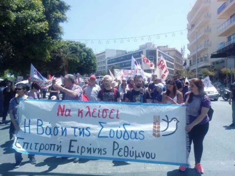 Χανιά: Διαδήλωση για το κλείσιμο της βάσης της Σούδας [εικόνες & βίντεο] | iefimerida.gr 2