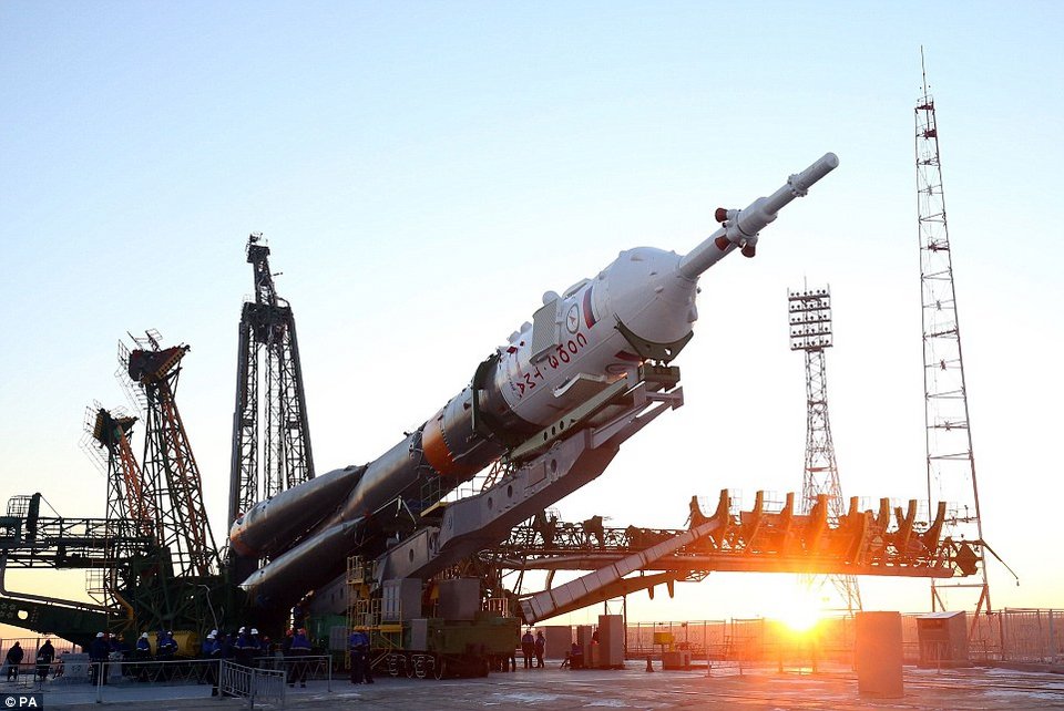 Εκτοξεύθηκε ο πύραυλος Soyouz -O Βρετανός αστρονάυτης, το τραγούδι των Queen και το μήνυμα του Κάμερον [εικόνες & βίντεο] | iefimerida.gr 2