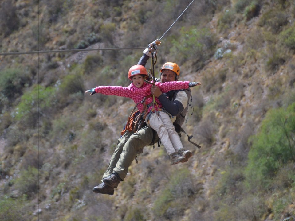 Γυάλινες κάψουλες-σουίτες: Κρέμονται στα 300 μέτρα και απευθύνονται μόνο σε ατρόμητους ορειβάτες [εικόνες]  | iefimerida.gr 1