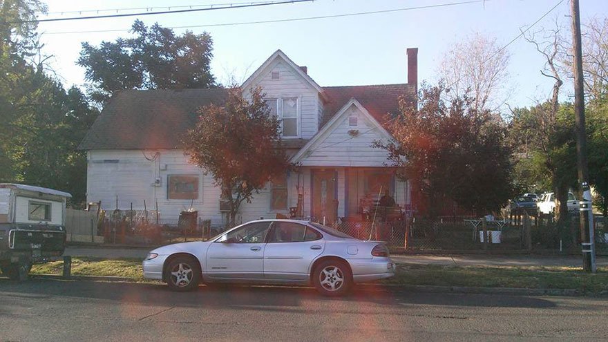 Ο καλός Σαμαρείτης -Μάζεψε δεκάδες εθελοντές και έβαψε σπίτι ηλικιωμένου που τον κορόιδευαν παιδιά [εικόνες]  | iefimerida.gr 3