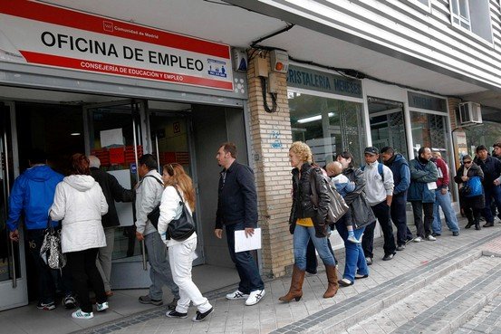Διαψεύδεται το «success story» του Μαριάνο Ραχόι: Σοβαρός ο κίνδυνος του αποπληθωρισμού για την Ισπανία | iefimerida.gr 0