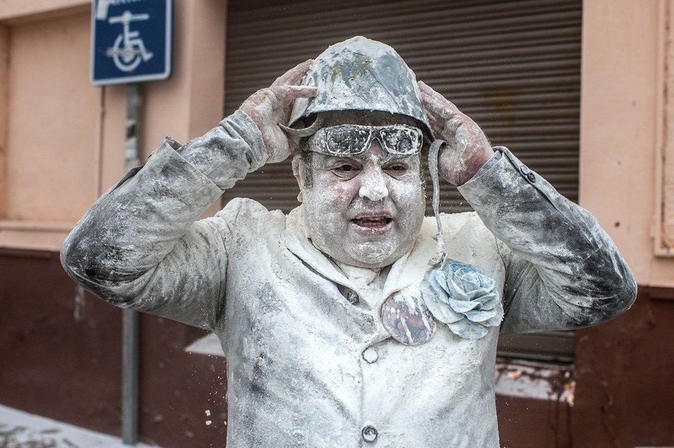 Ο ...εορταστικός αλευροπόλεμος των Ισπανών -Η ετήσια επικών διαστάσεων «μάχη» που χρονολογείται από το 1814 [εικόνες] | iefimerida.gr 0