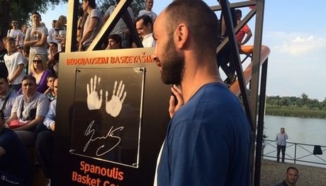 Εγκαινιάστηκε το γήπεδο «Βασίλης Σπανούλης» στο Βελιγράδι | iefimerida.gr 1