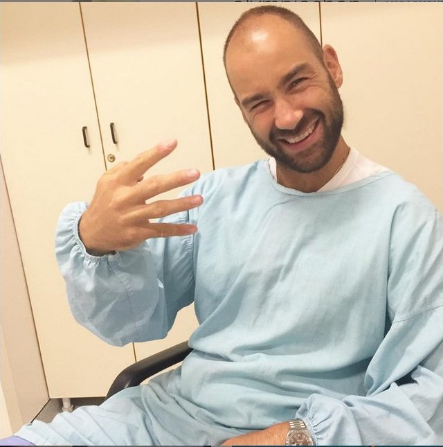 Ο χαζομπαμπάς Βασίλης Σπανούλης στο μαιευτήριο [εικόνες] | iefimerida.gr 0