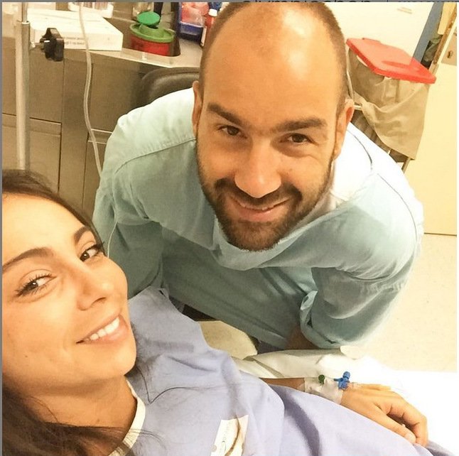 Ο χαζομπαμπάς Βασίλης Σπανούλης στο μαιευτήριο [εικόνες] | iefimerida.gr 1