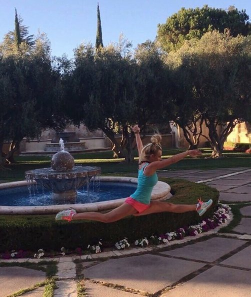 Η Μπρίτνεϊ Σπίαρς το έριξε στις γυμναστικές επιδείξεις -Εντυπωσιακή ευλυγισία [εικόνα] | iefimerida.gr 0