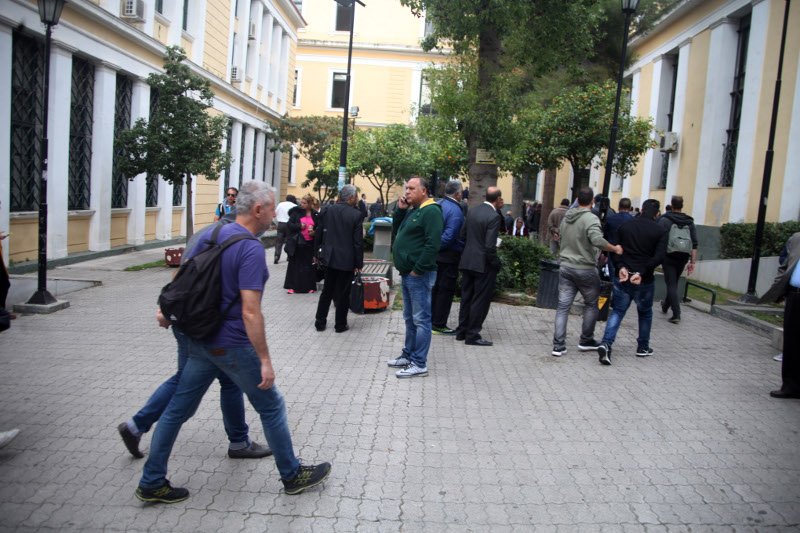 Στον ανακριτή η σπείρα των Ρομά που «μπούκαρε» στα σπίτια επωνύμων [εικόνες] | iefimerida.gr 1