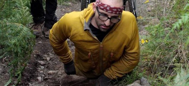 Ανέβηκε στο Κιλιμάντζαρο με τα χέρια του -Ο ορειβάτης χωρίς πόδια που συγκλονίζει με τη δύναμη ψυχής [εικόνες] | iefimerida.gr 0