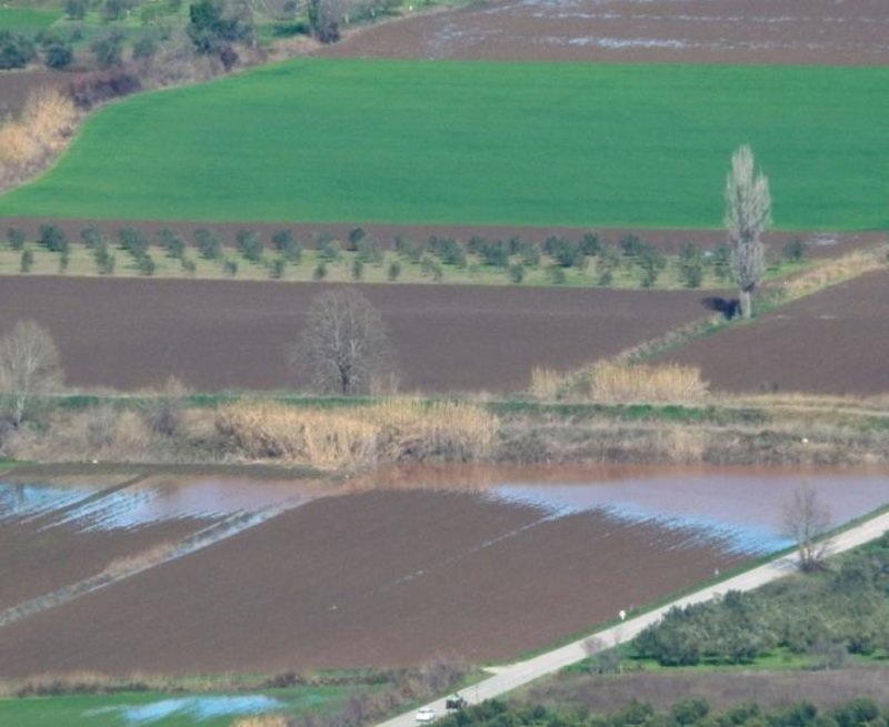 «Φούσκωσε» ο Σπερχειός- Σε επιφυλακή οι Αρχές [εικόνες] | iefimerida.gr 3