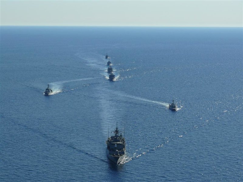 Κάντε βόλτα σε πολεμικά πλοία και υποβρύχιο -Θα δέσουν στον Πειραιά ενόψει 25ης Μαρτίου [εικόνες] | iefimerida.gr 2