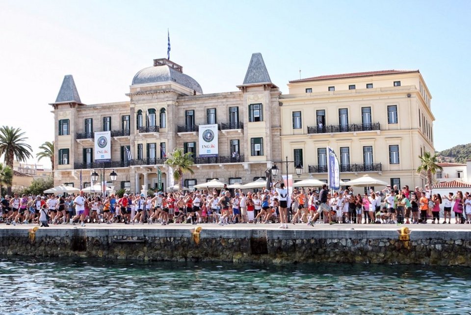 Ανοιξαν οι εγγραφές για το Spetses mini Marathon 2018 | iefimerida.gr 1
