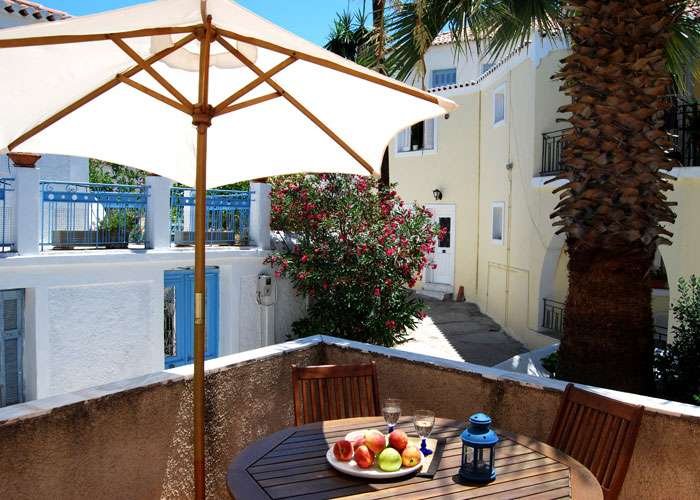 Οι Σπέτσες είναι το νησί που θα κάνει ο Μάρδας θερινό Νταβός -Ολες οι λεπτομέρειες [εικόνες] | iefimerida.gr 4