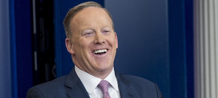 Ποιος είναι ο εκπρόσωπος του Τραμπ που μισούν οι δημοσιογράφοι [εικόνες] | iefimerida.gr 4