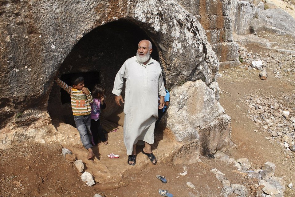 Τα αρχαία σπήλαια στη Συρία που έγιναν πολεμικά καταφύγια -Η καθημερινή ζωή οικογενειών στα δαιδαλώδη τούνελ [εικόνες] | iefimerida.gr 6