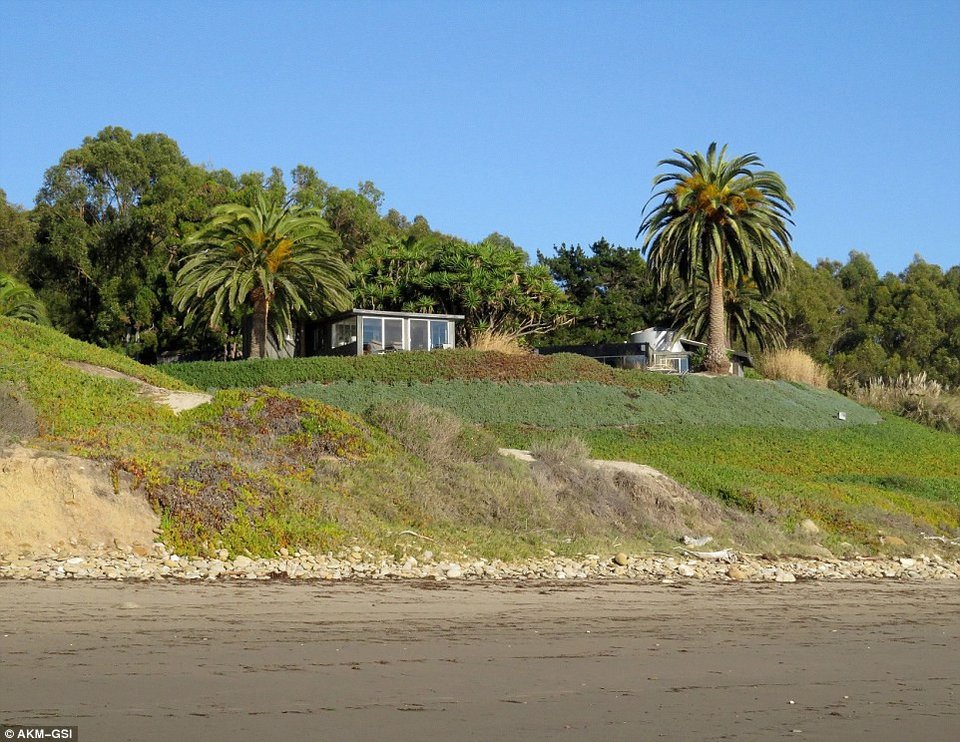 Πώς θα χωρίσουν τα 400 εκατ. $ ο Πιτ με την Τζολί - Η αμύθητη περιουσία τους [εικόνες]  | iefimerida.gr 2