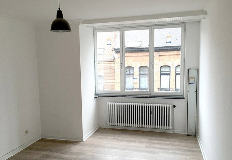 Το διαμέρισμα-κρησφύγετο των τρομοκρατών στις Βρυξέλλες -Τι βρήκε η αστυνομία [εικόνες & βίντεο] | iefimerida.gr 3