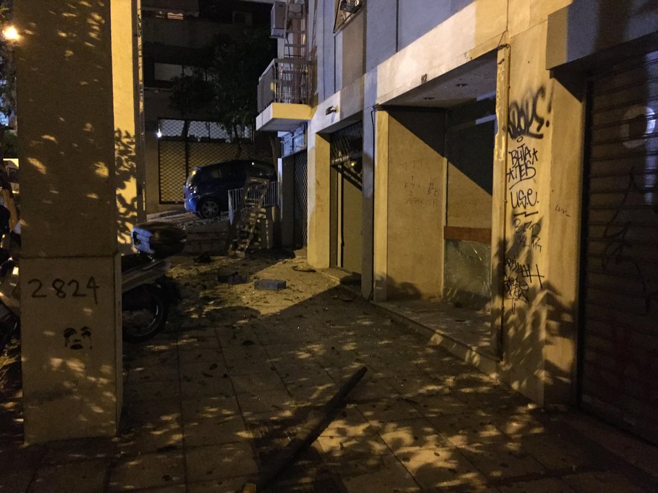 Εικόνες από το σπίτι της εισαγγελέως Τσατάνη μετά την έκρηξη [εικόνες] | iefimerida.gr 2
