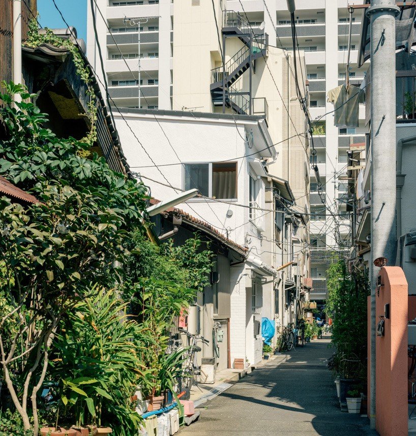 Το σπίτι με τις 3 πόρτες και τους ανύπαρκτους τοίχους: Μία εξωτερική και δύο για τα μπάνια [εικόνες] | iefimerida.gr 10